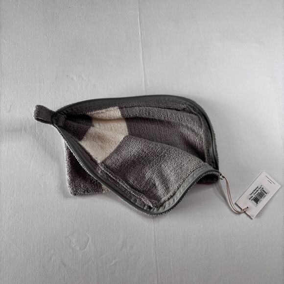 kashwére Travel Blanket Pouch Stone & Creme Zipper Closure Replacement Pouch - Picture 4 of 6